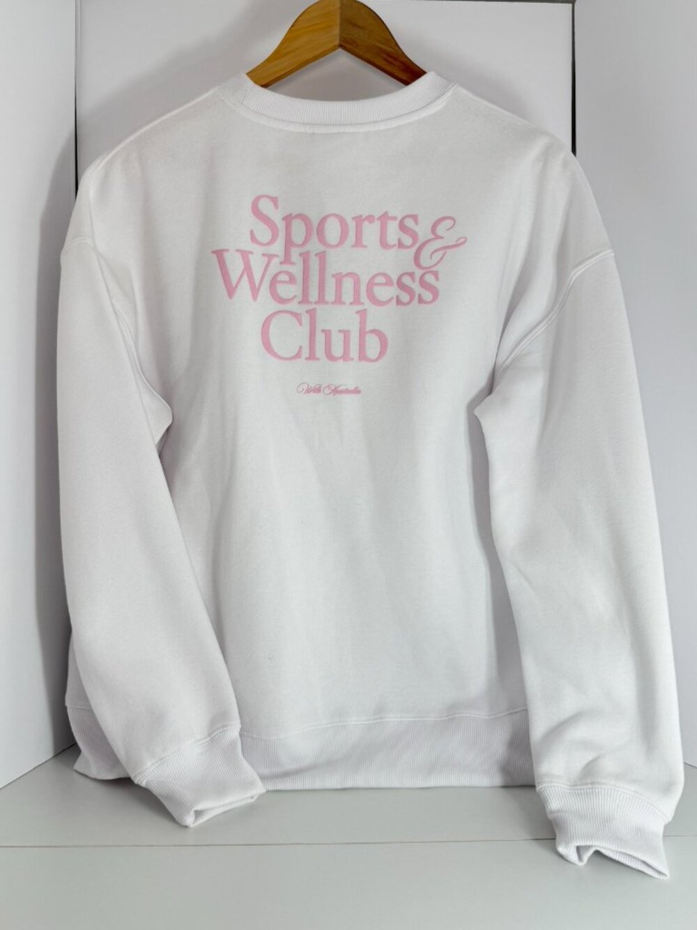 Wilo Sports & Wellness Club Oversized Sweatshirt White Pink NWT Small Crewneck